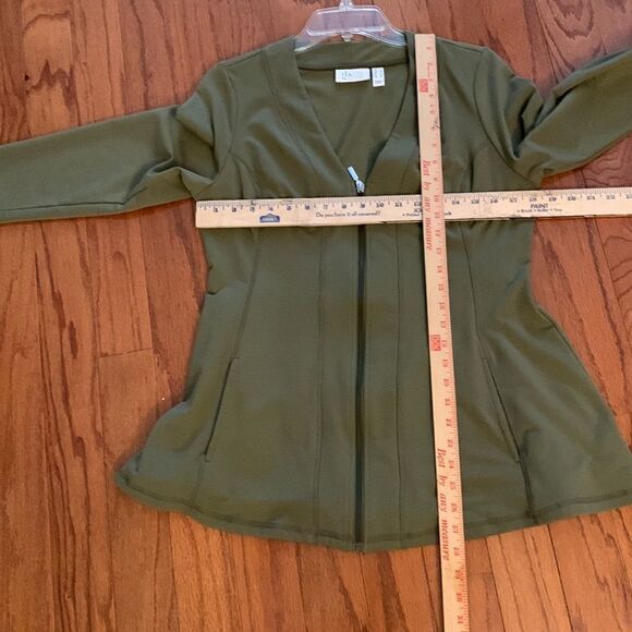 Denim & Company Sz Small activewear lightweight zip up jacket with V-neck - Picture 3 of 9